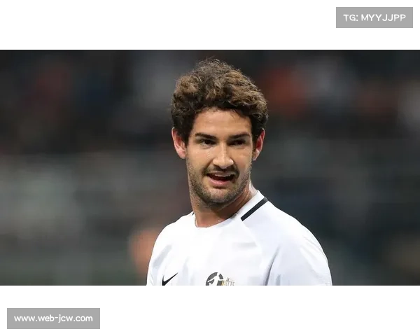 帕托放弃高薪回国执教引热议中超旧将第一人感动球迷集体破防